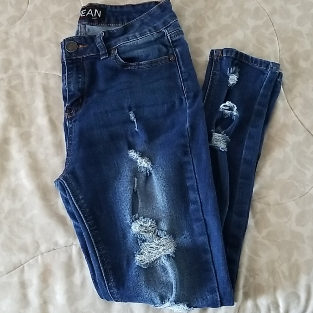 3 / $15 Skinny Jean's - Picture 2 of 7